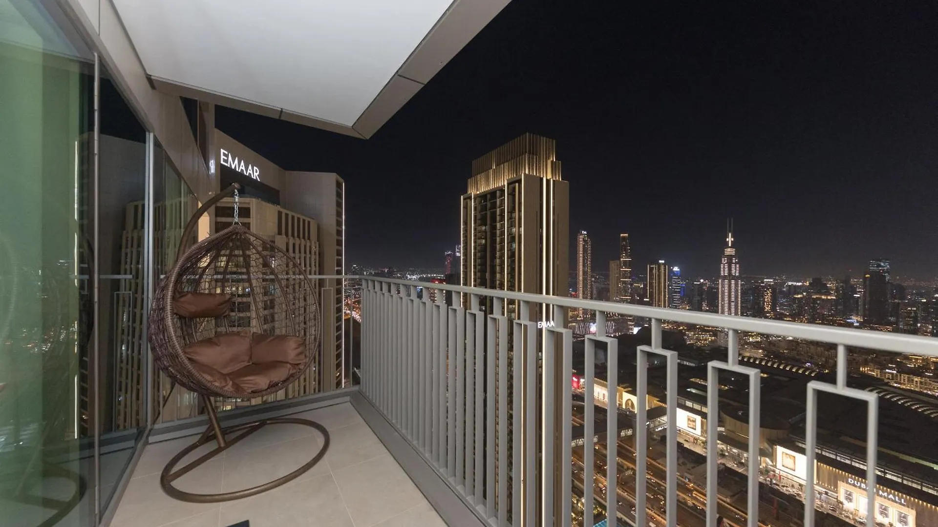 3Br And Maids Burj Khalifa And Fountain View For 8 Guests Apartment Dubai United Arab Emirates
