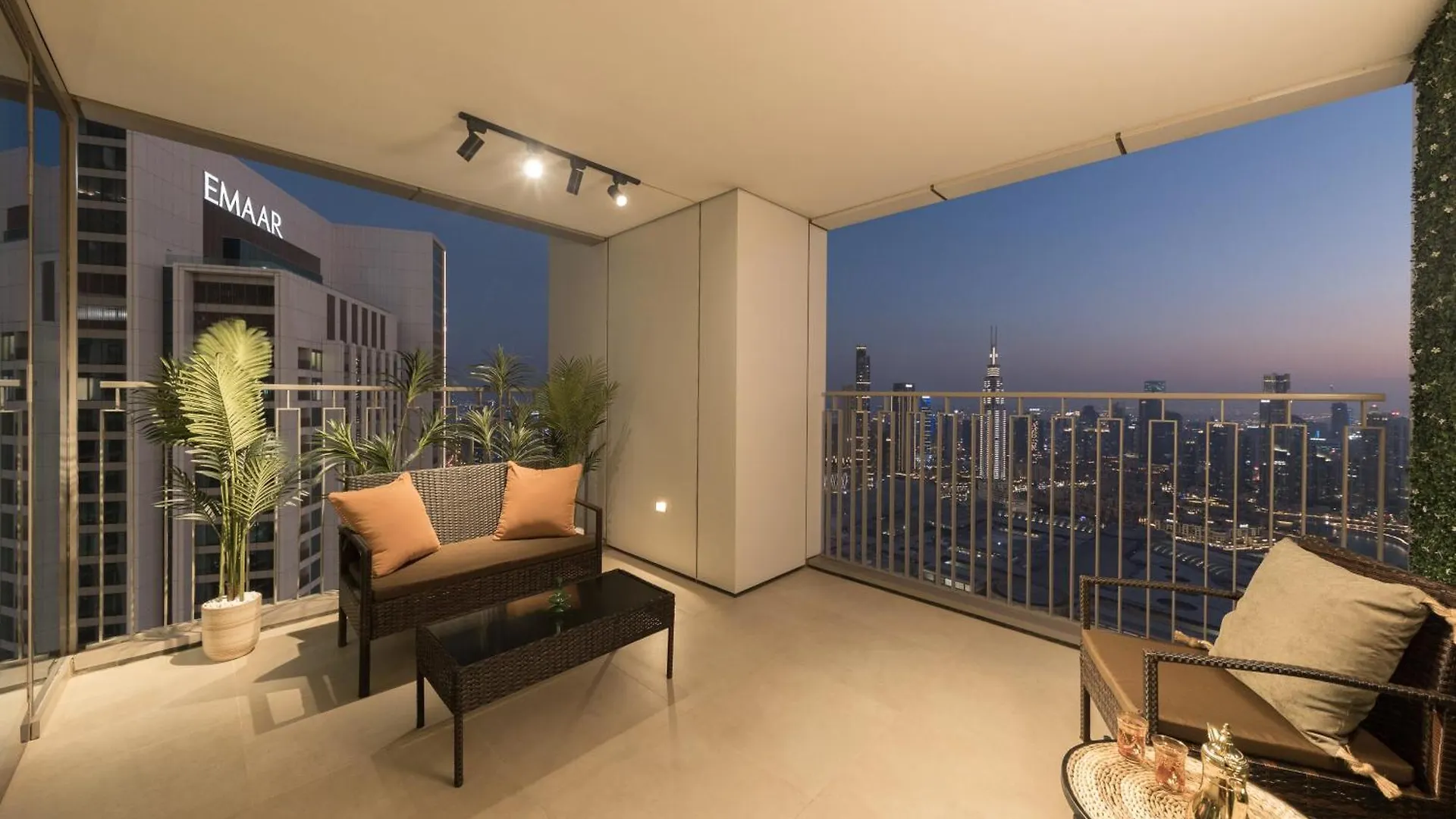 3Br And Maids Burj Khalifa And Fountain View For 8 Guests Apartment Dubai United Arab Emirates
