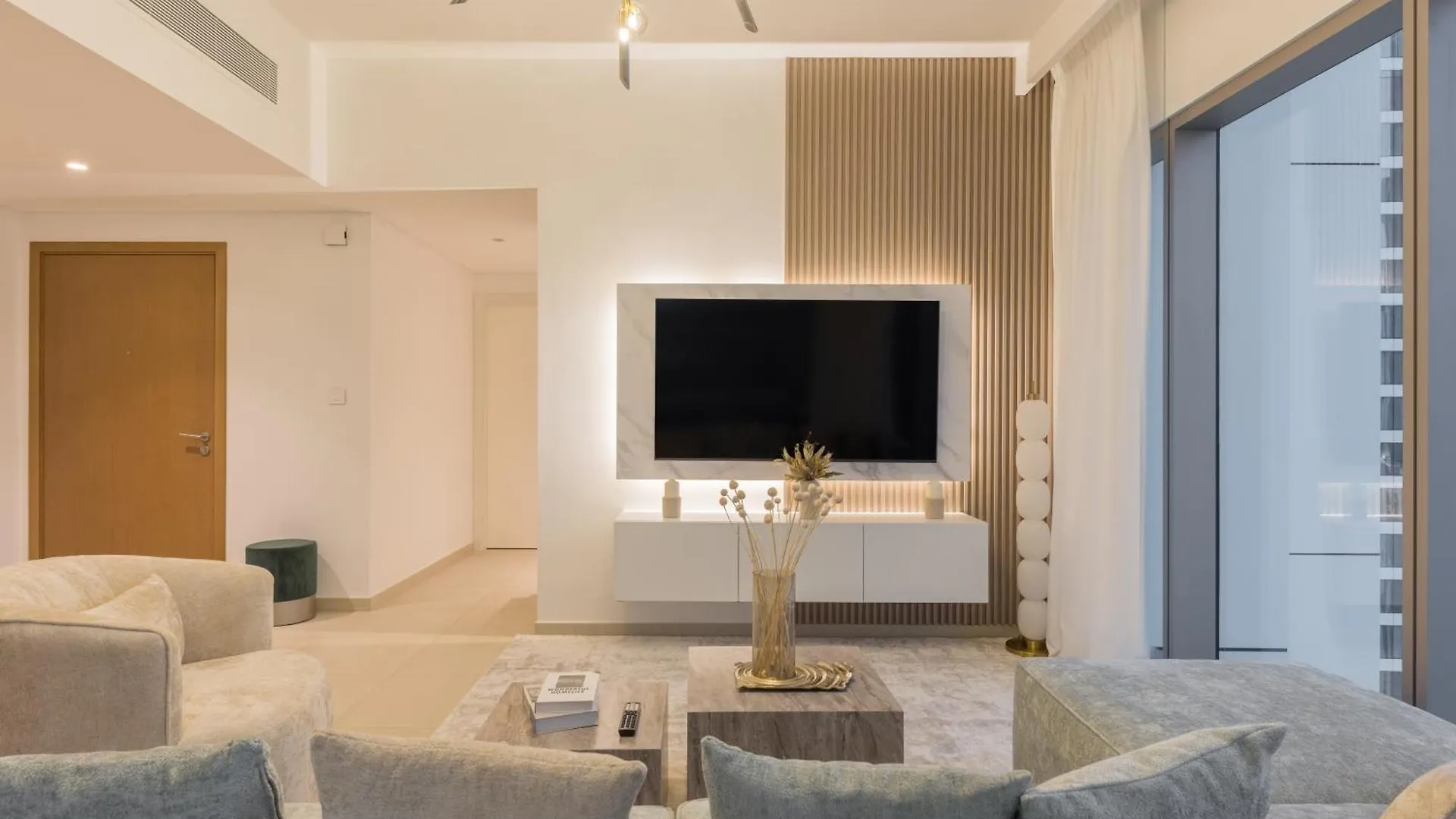 3Br And Maids Burj Khalifa And Fountain View For 8 Guests Apartment Dubai
